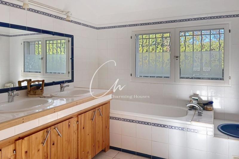 Maison - 168 m² - 6 pièces