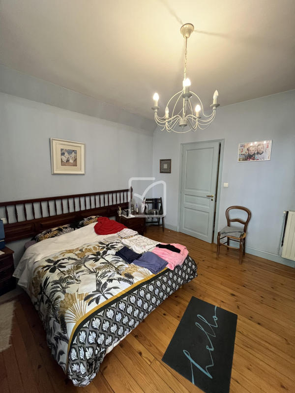 Maison - 310 m² - 10 pièces