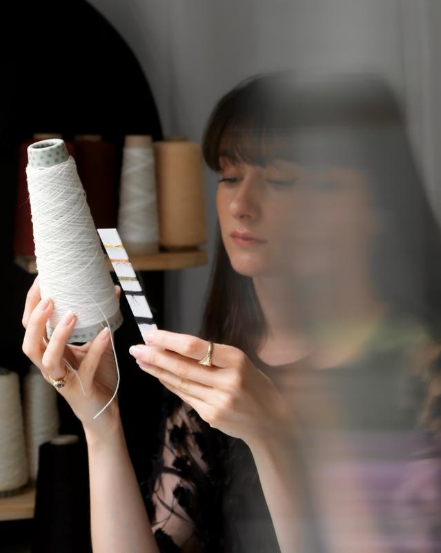 Les Fleurs et le fil comme langage