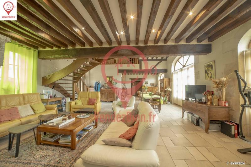 Maison - 240 m² - 9 pièces