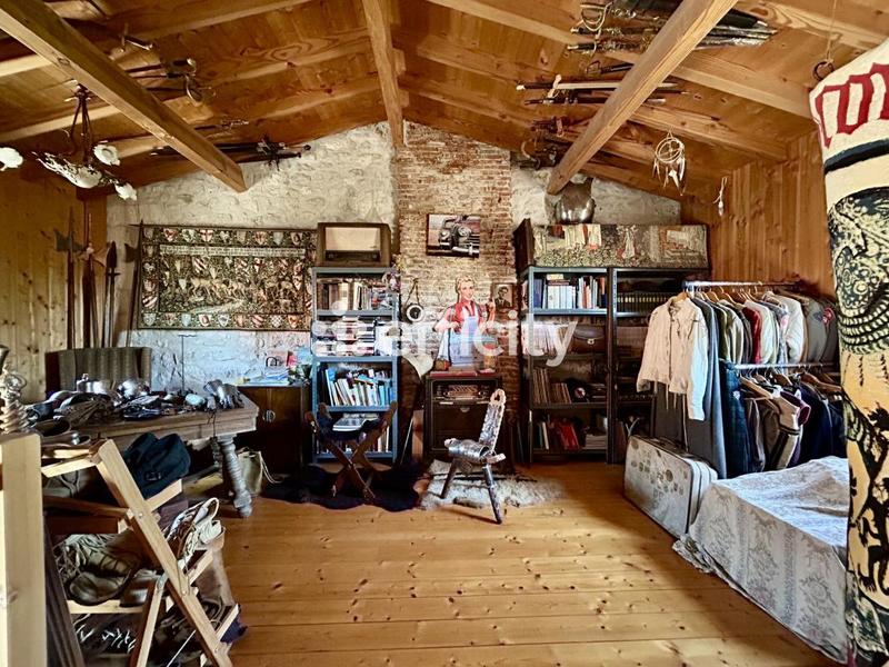 Maison - 232 m² - 10 pièces