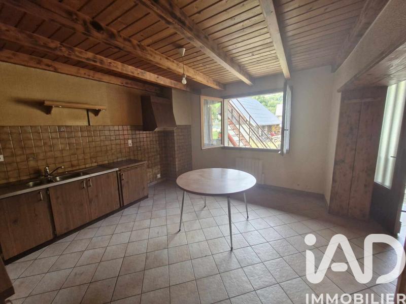 Maison - 179 m² - 15 pièces