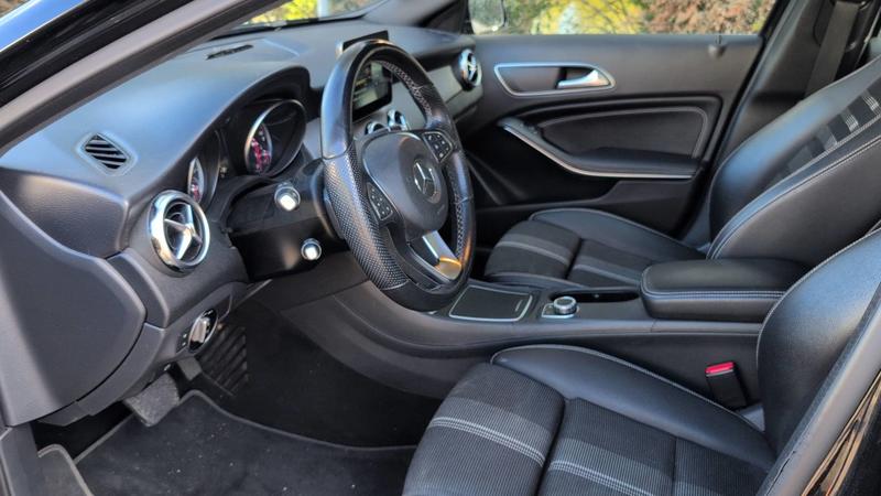 Mercedes Classe Gla 200 d 136 7g-Dct Sensation - Automatique Toit ouvrant