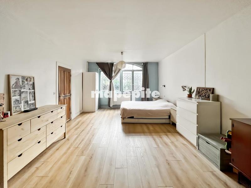 Maison - 410 m² - 13 pièces