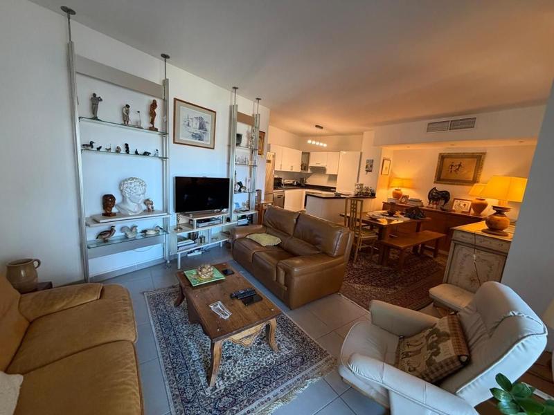 Appartement - 81 m² - 3 pièces