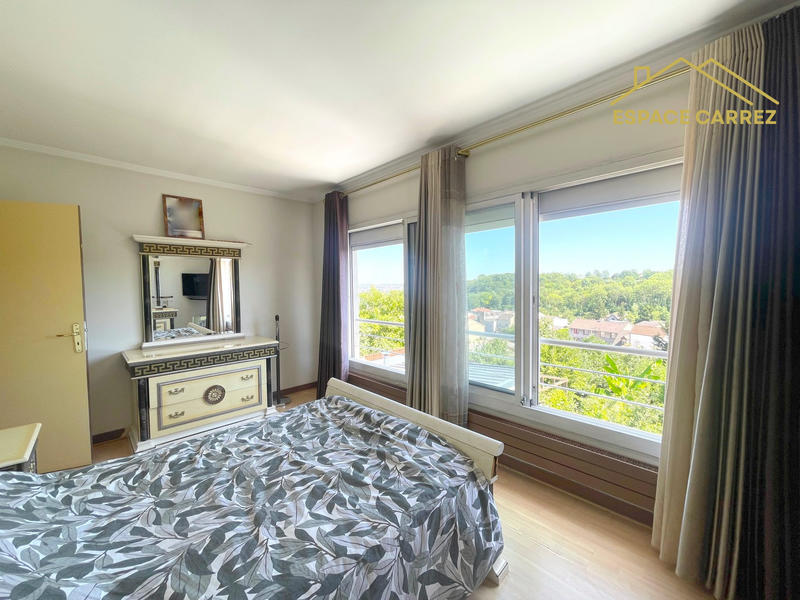 Maison - 200 m² - 5 pièces