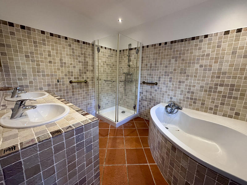 Demeure - 295 m² - 10 pièces