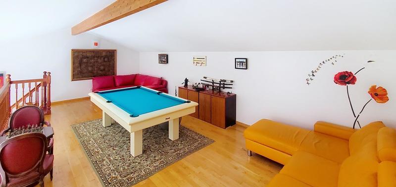 Maison - 250 m² - 8 pièces