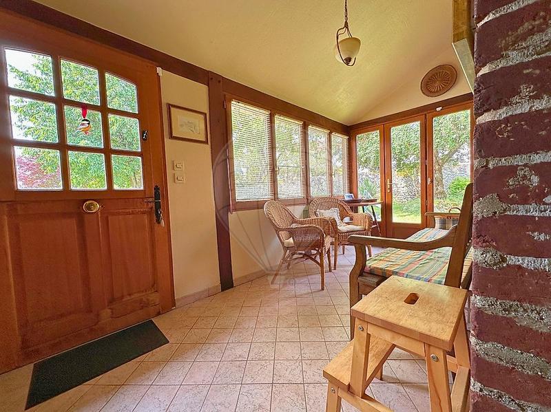 Demeure - 193 m² - 9 pièces