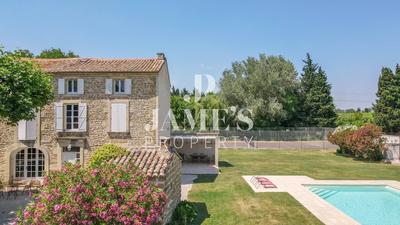 Maison - 350 m² - 8 pièces