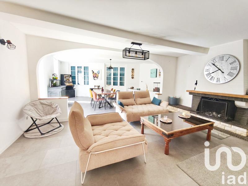 Maison - 250 m² - 7 pièces