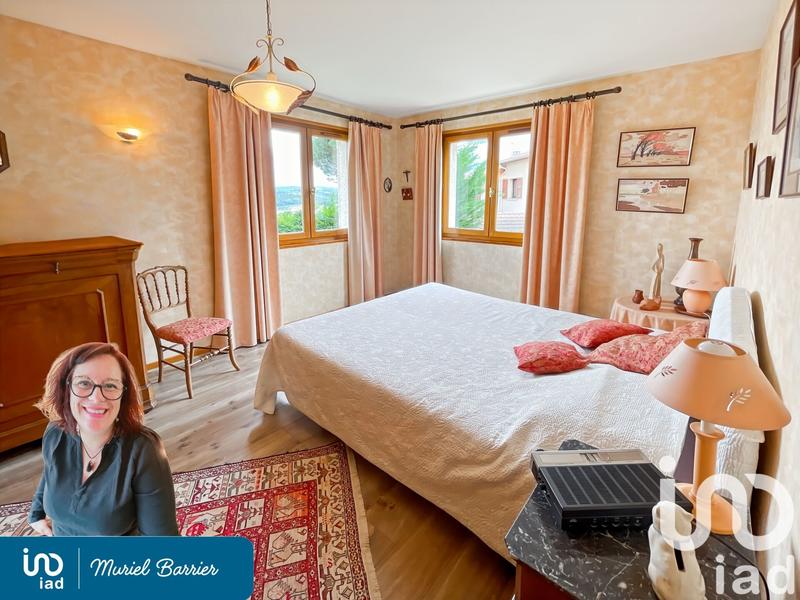 Maison - 208 m² - 8 pièces