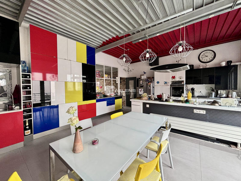 Loft - 383 m² - 9 pièces