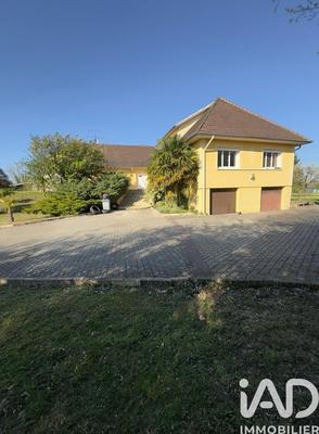 Maison - 320 m² - 8 pièces