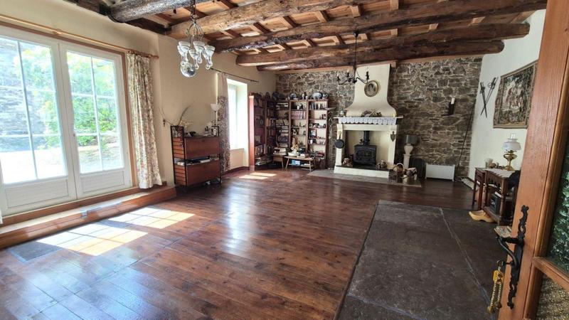 Maison - 207 m² - 6 pièces