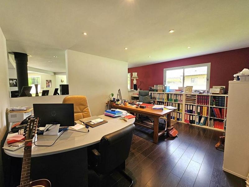 Maison - 530 m² - 10 pièces