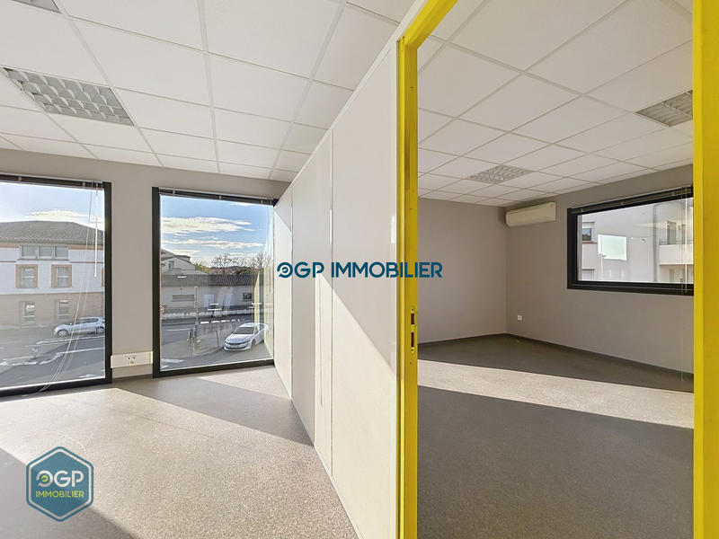 Local commercial - 130 m² - 5 pièces