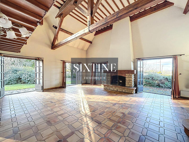 Maison - 186 m² - 8 pièces