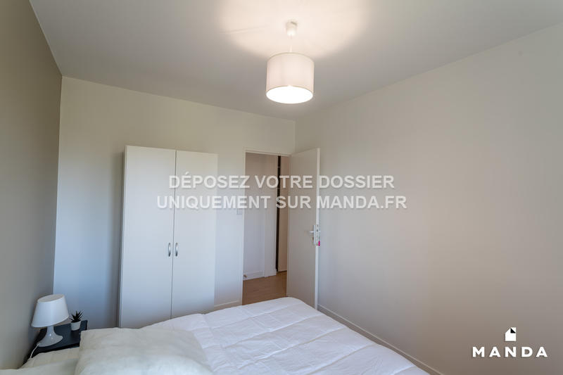Chambre - 9 m² - 5 pièces