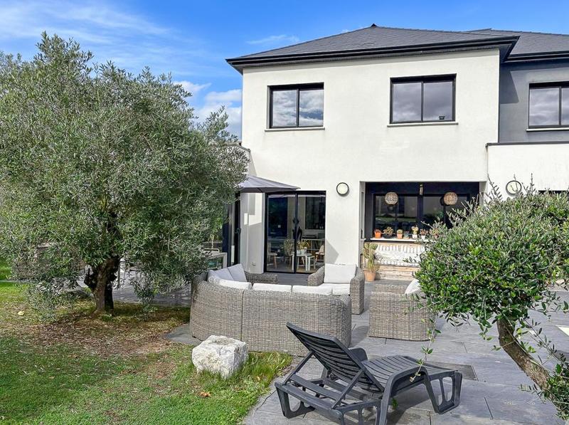 Maison - 185 m² - 6 pièces