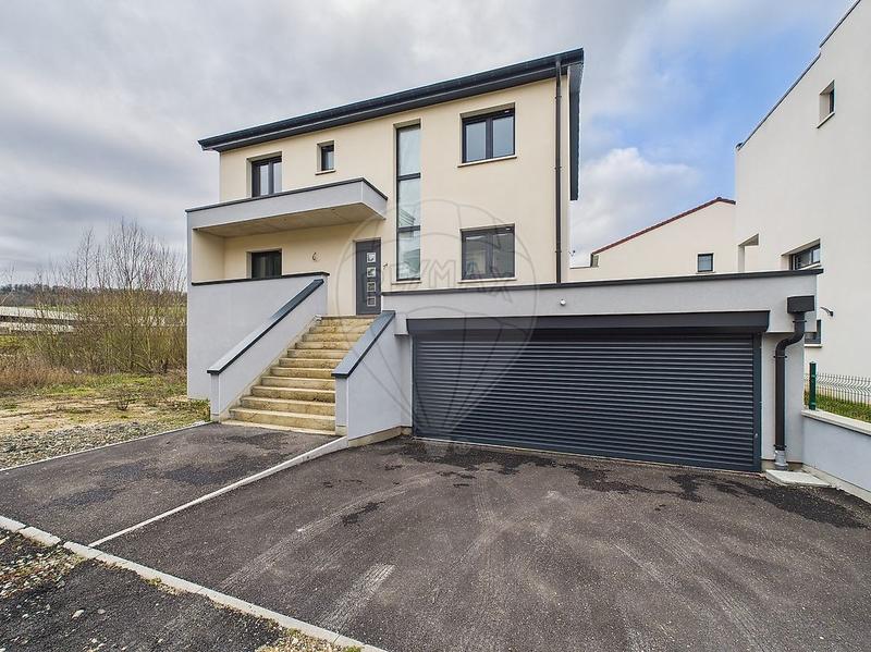 Maison - 134 m² - 5 pièces