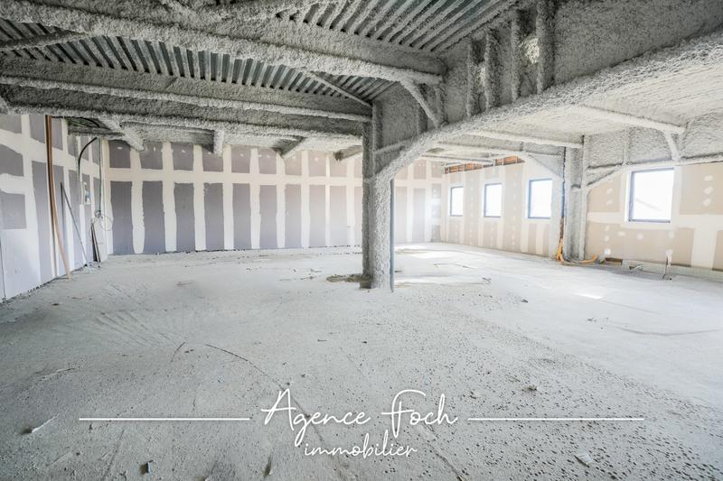 Local d'activités - 246 m²