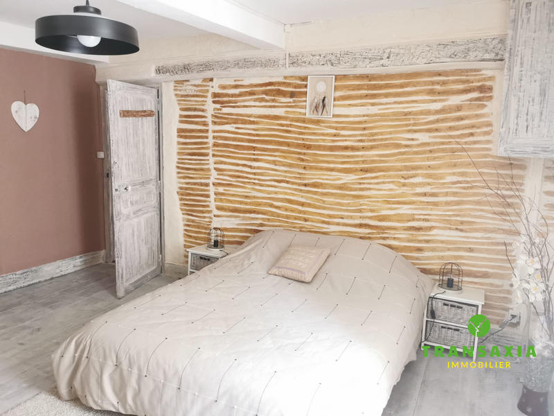 Maison traditionnelle - 306 m² - 16 pièces