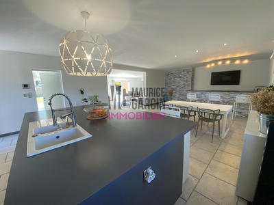 Maison - 201 m² - 4 pièces