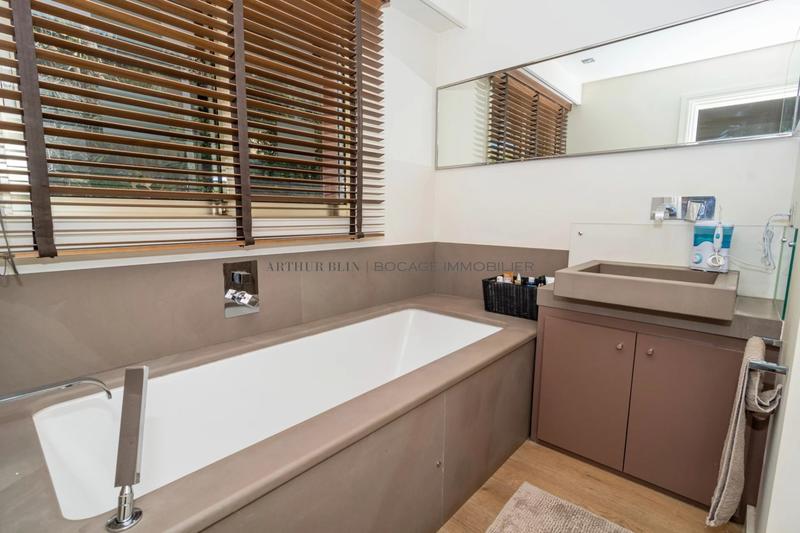 Appartement - 223 m² - 5 pièces