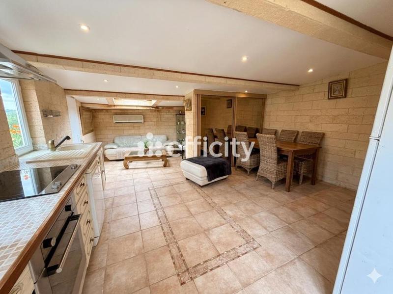 Maison - 255 m² - 6 pièces