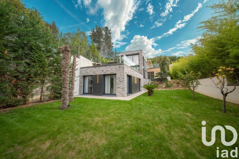 Maison de maîtres - 560 m² - 7 pièces