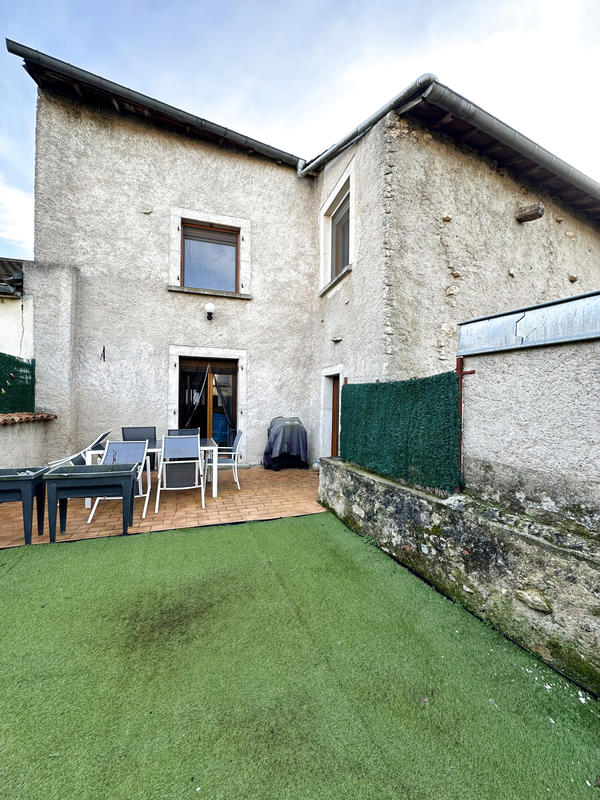 Maison - 236 m² - 7 pièces