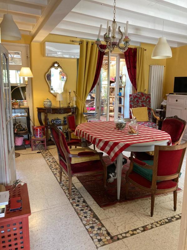 Maison - 200 m² - 7 pièces