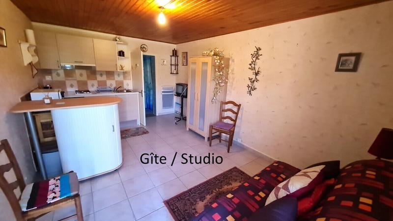 Maison - 170 m² - 9 pièces