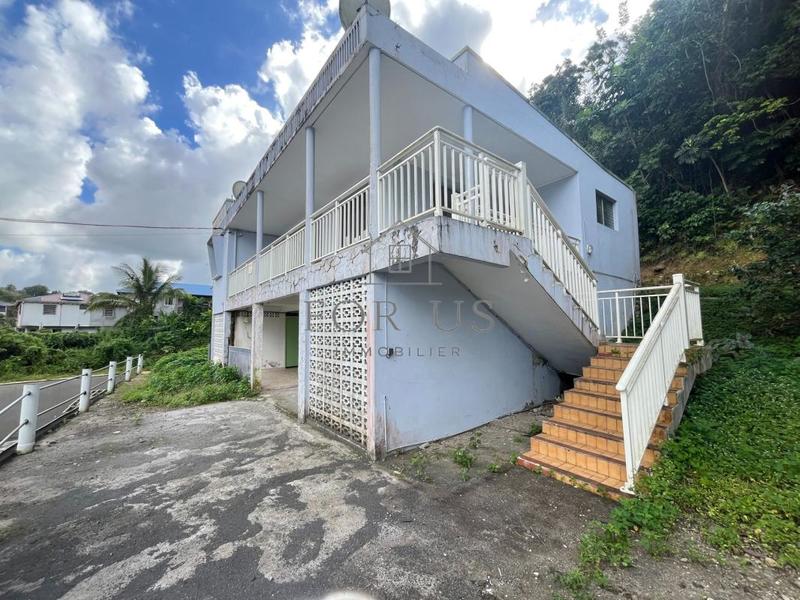 Maison - 144 m² - 9 pièces