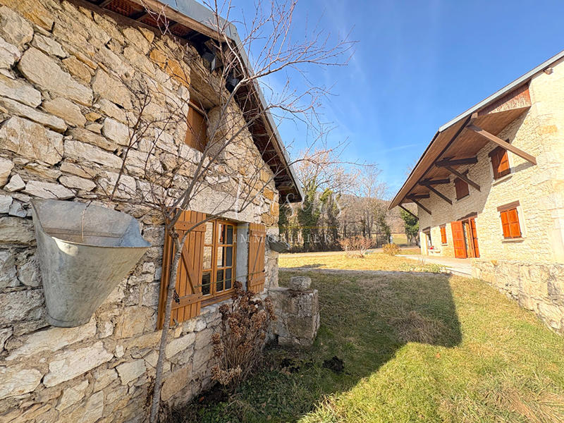 Maison - 203 m² - 8 pièces