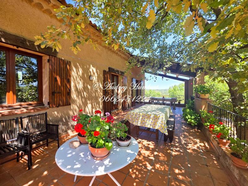 Maison - 160 m² - 7 pièces