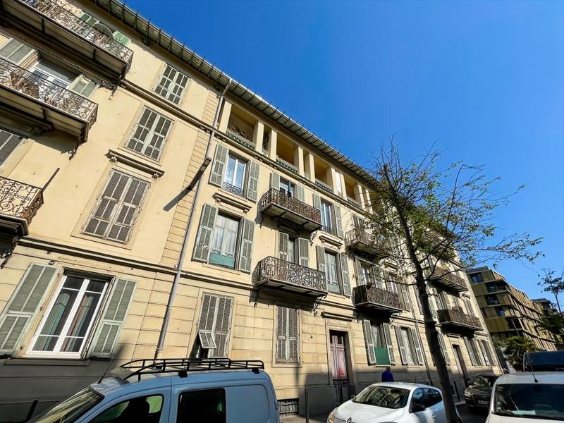 Studio - 68 m² - 2 pièces