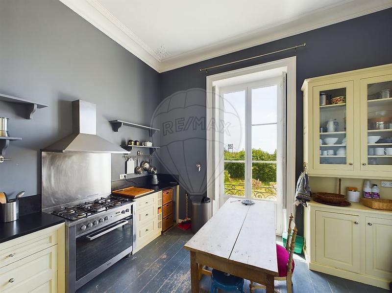 Maison de maîtres - 400 m² - 14 pièces