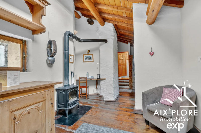 Maison - 438 m² - 12 pièces