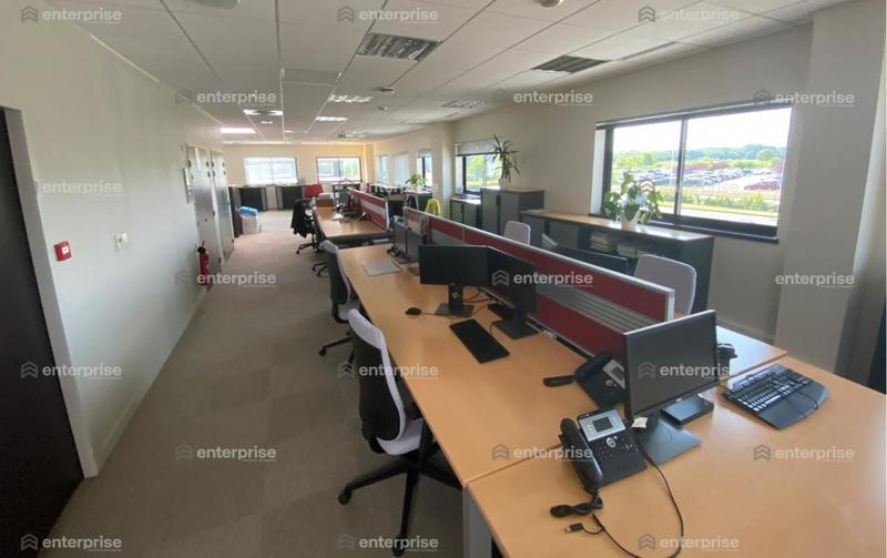 Bureau - 1 233 m²
