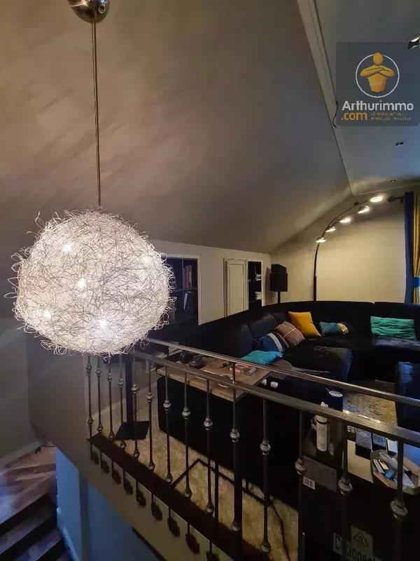 Maison - 230 m² - 7 pièces