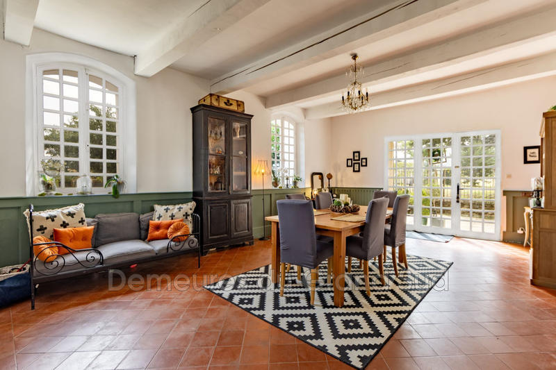 Bastide - 345 m² - 12 pièces