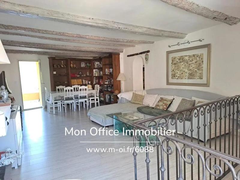 Maison - 207 m² - 5 pièces