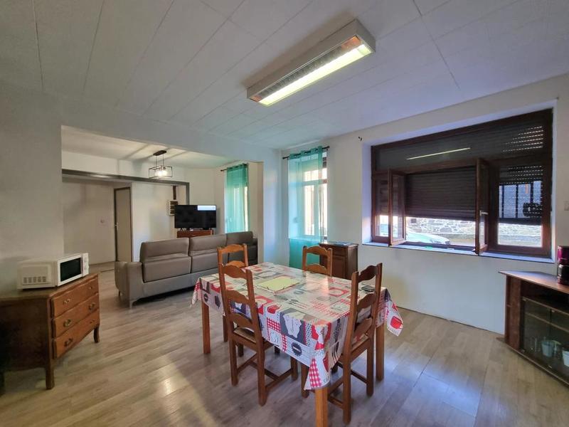 Maison - 296 m² - 13 pièces