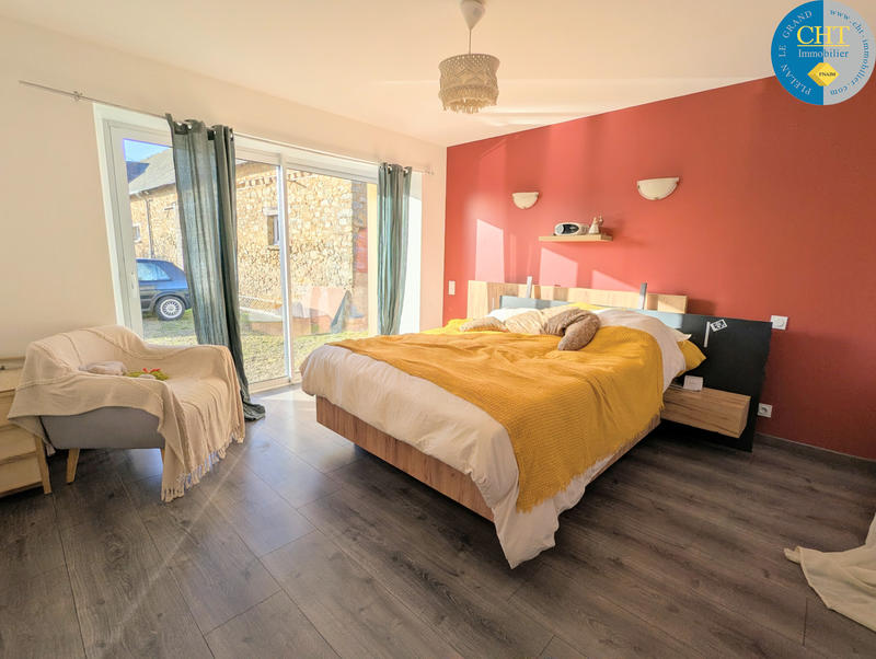 Maison - 230 m² - 6 pièces