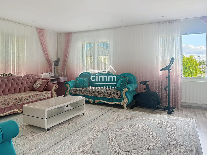 Maison - 146 m² - 6 pièces