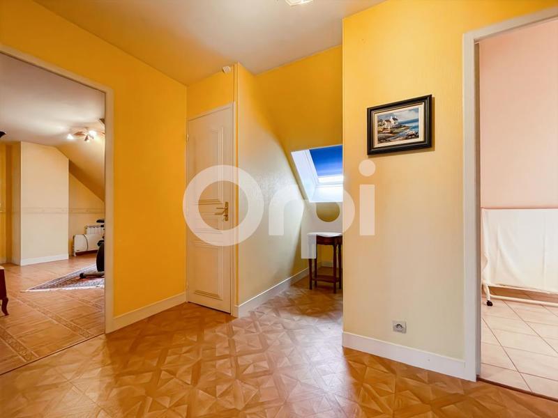 Maison - 216 m² - 6 pièces