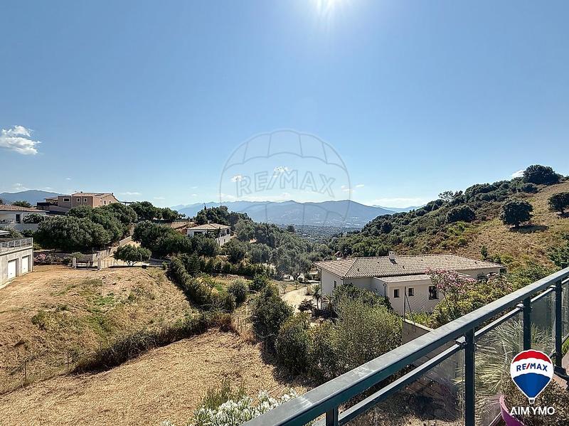 Villa - 196 m² - 6 pièces