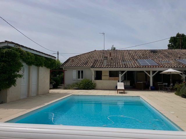 Maison - 203 m² - 10 pièces